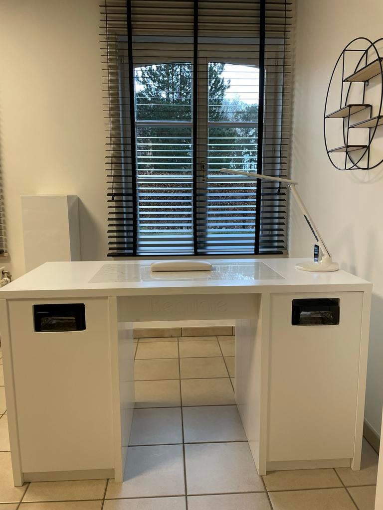 Nageltafel, Ophalen, Zo goed als nieuw