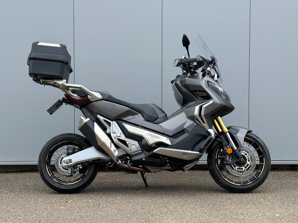 Honda X-ADV/Boîtier supérieur / Sans clé / 2018 - 14800 km, Motos, Permis Moto A, Scooter, Entreprise, Plus de 35 kW