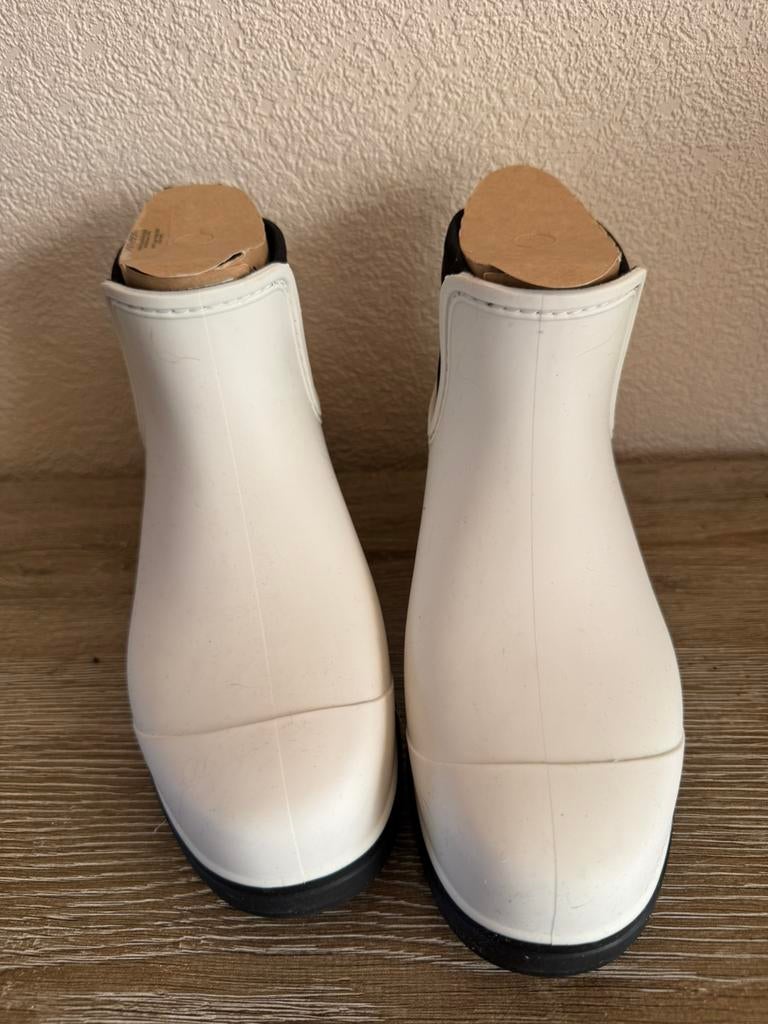 UGGS maat 38, Kleding | Dames, Schoenen, Wit, Lage of Enkellaarzen, Nieuw, Ophalen of Verzenden