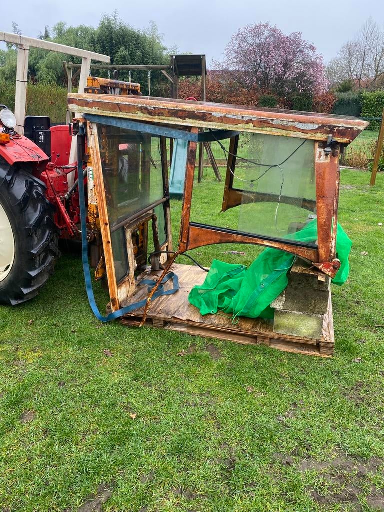 Cabine international, Zakelijke goederen, Ophalen