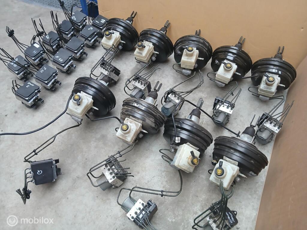 Rembekrachtiger Land Rover Discovery 3 Rem pomp ABS L319, Auto-onderdelen, Remmen en Aandrijving, Land Rover, Ophalen of Verzenden