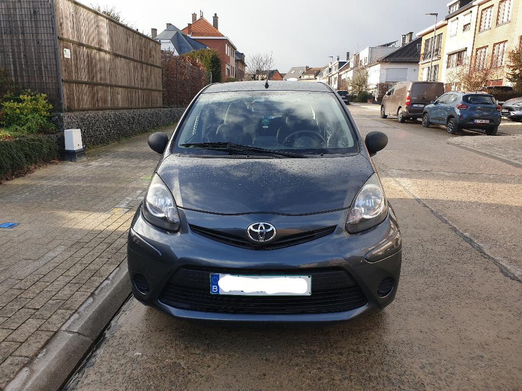 Toyota aygo 1.0 A.C / GPS / 5p / 2013 / euro5, Autos, Toyota, Achat, 998 cm³, Entreprise, Boîte manuelle