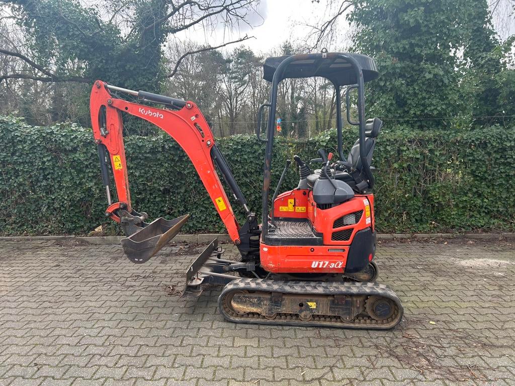 Kubota U17-3 Alpha minigraver, Ophalen