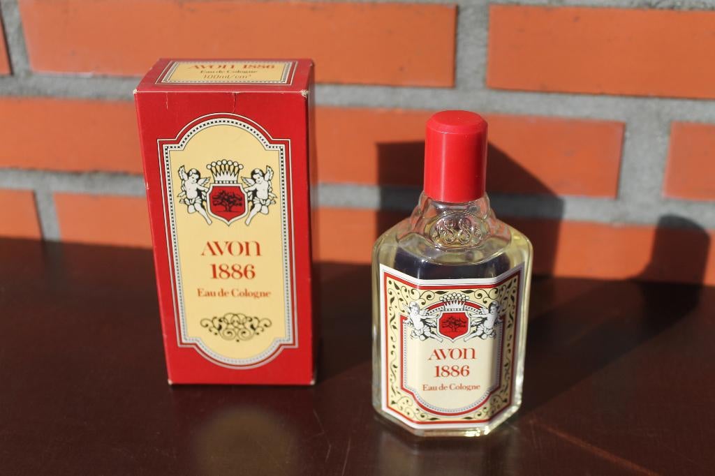 Eau de Cologne Vintage Avon 1886 100 ml dans sa boîte d'orig, Enlèvement ou Envoi, Neuf, Bouteille de parfum, Plein