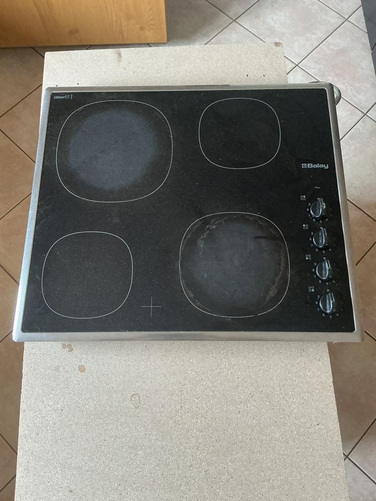 Plaque de cuisson vitrocéramique, Marque: BALAY, Electroménager, Tables de cuisson, Enlèvement, Utilisé, Céramique, 4 zones de cuisson