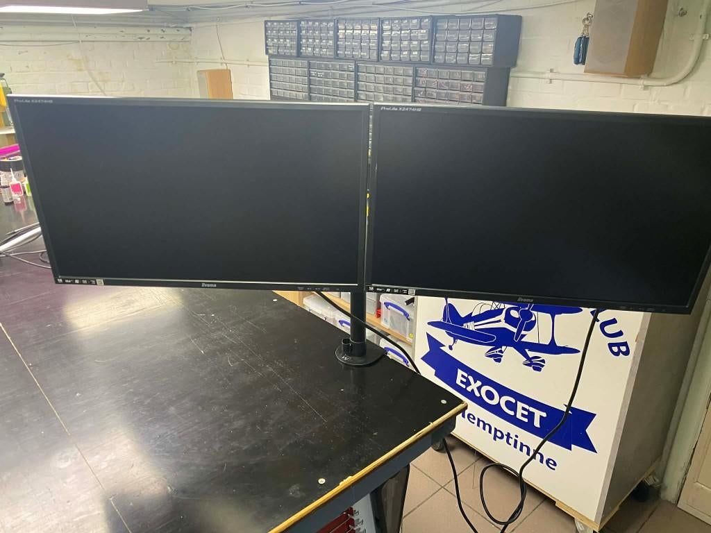 Support +2 écrans 24 pouces Iiyama, Informatique & Logiciels, 3 à 5 ms, Iiyama, 61 à 100 Hz, Full HD