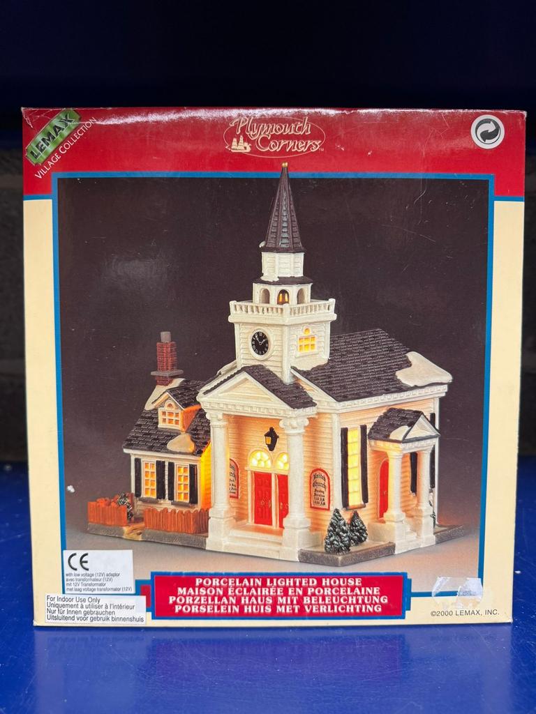 Lemax Village Collection “Plymouth Corners”  (05462), Diversen, Kerst, Ophalen of Verzenden, Zo goed als nieuw