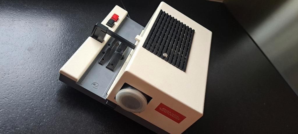 DIA PROJECTOR, Ophalen of Verzenden, Gebruikt