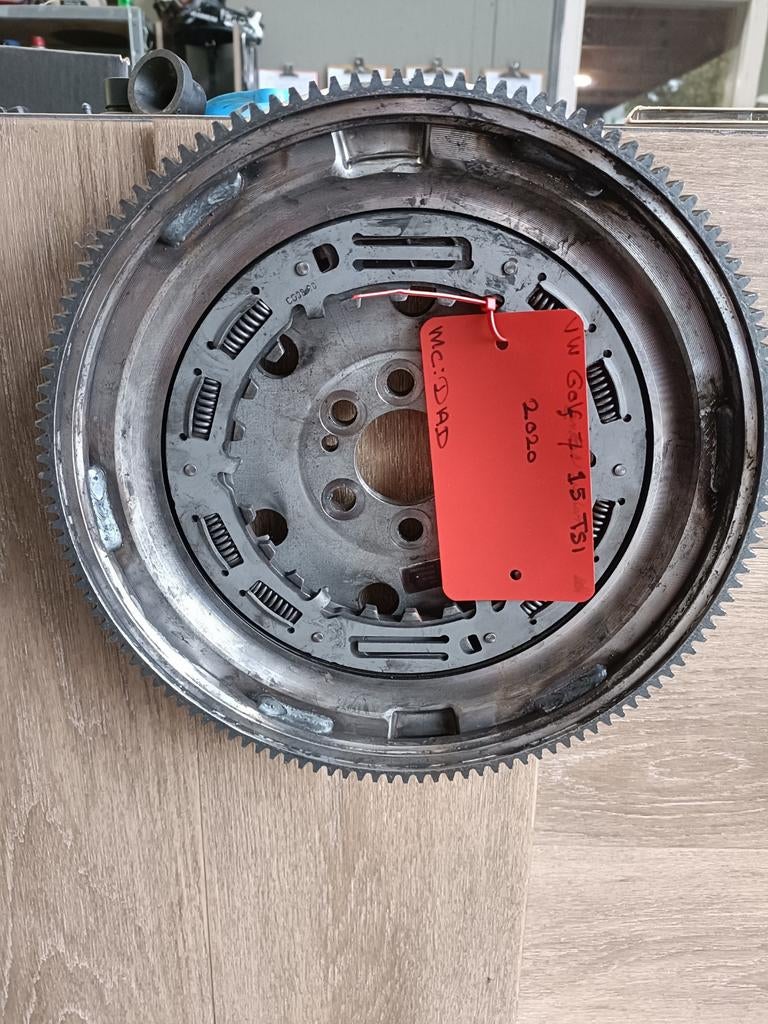 Volant moteur golf 7 1.5 TSI 04E105226K, Enlèvement ou Envoi