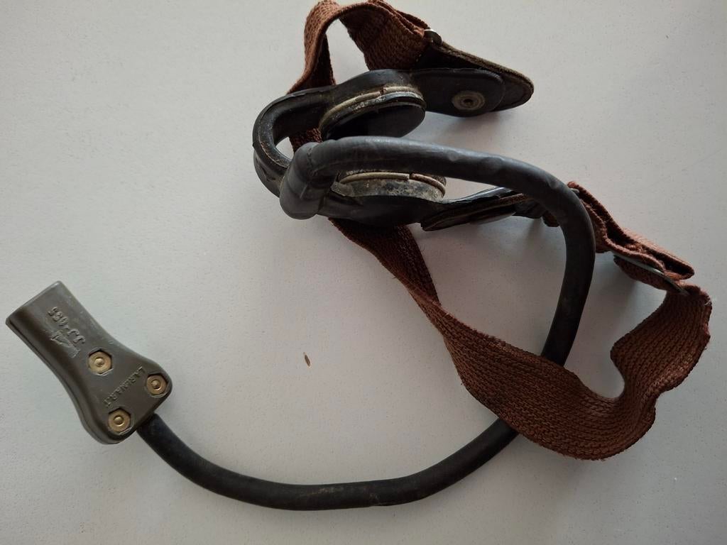 Microphone de gorge T-30-S avec interrupteur SW-141-V corres, Collections, Objets militaires | Seconde Guerre mondiale, Enlèvement