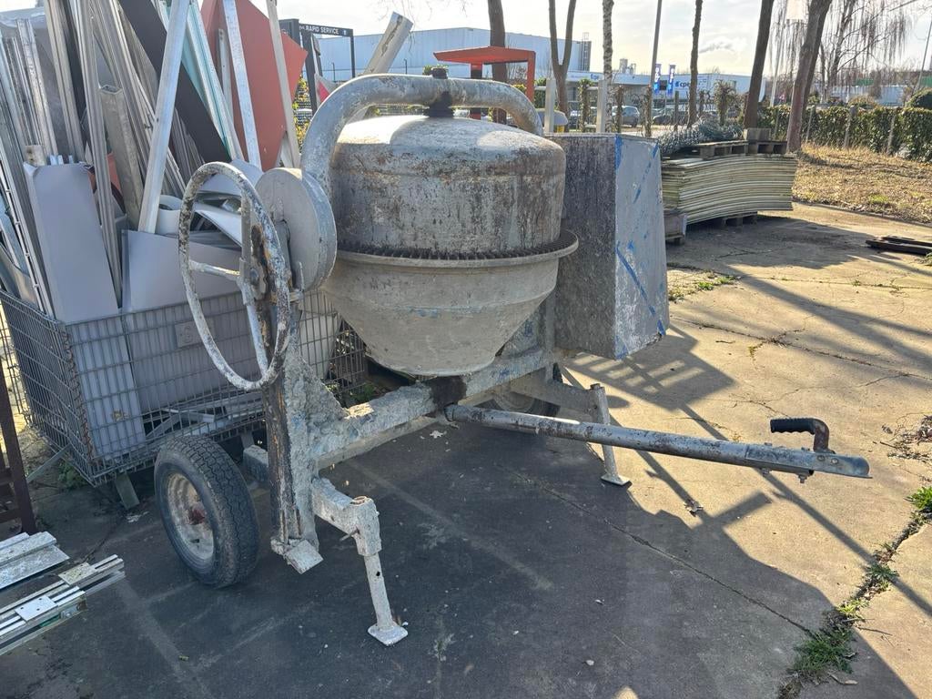 Grote getrokken betonmolen 350liter op 220V mortelmolen, Ophalen