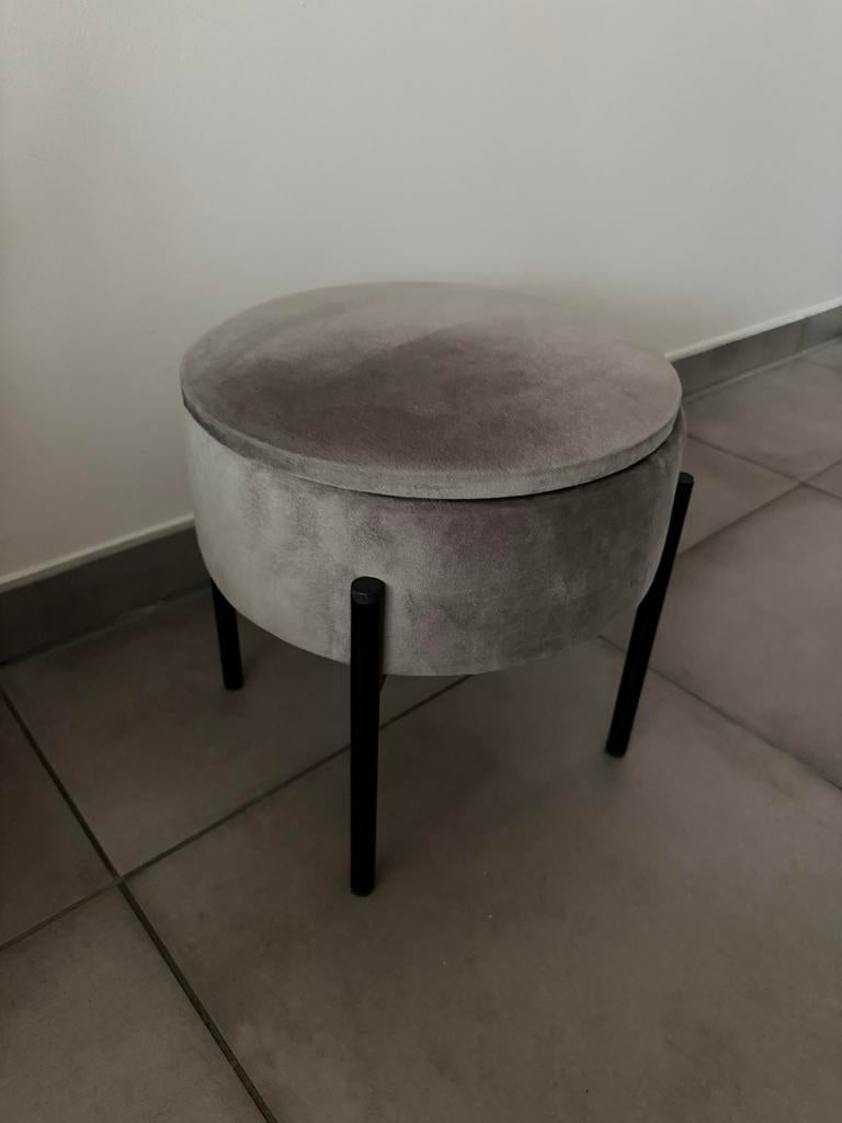 Stijlvolle poef met opbergruimte – zeer goede staat, Ophalen, Zo goed als nieuw