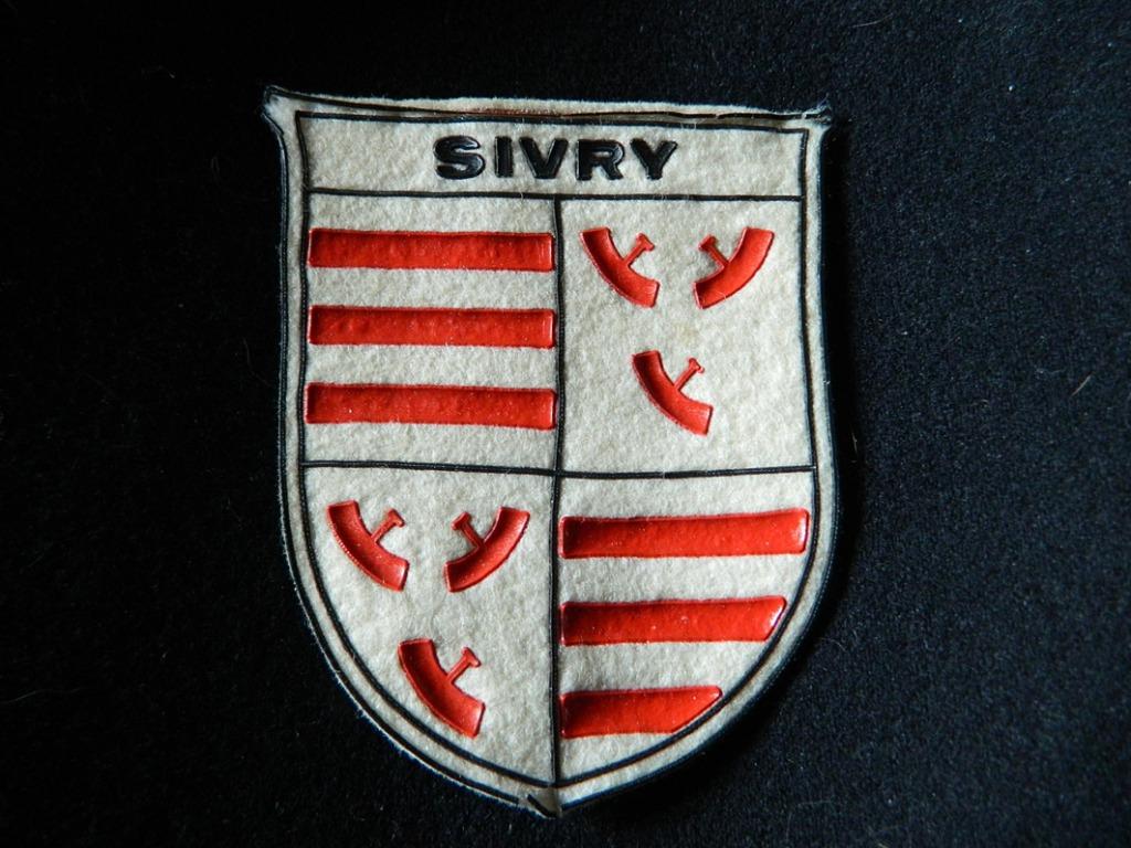 Sivry-Rance écusson badge, Collections, Broches, Pins & Badges, Utilisé, Ville ou Campagne, Envoi