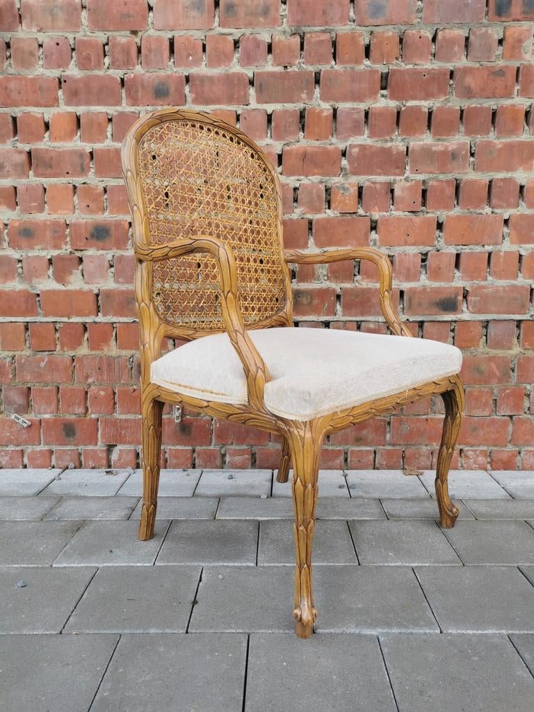 Fauteuil Louis XV, Enlèvement