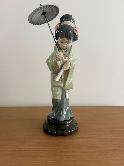 Lladro Japanse lentegheisha, Verzamelen, Beelden en Beeldjes, Zo goed als nieuw, Mens, Ophalen
