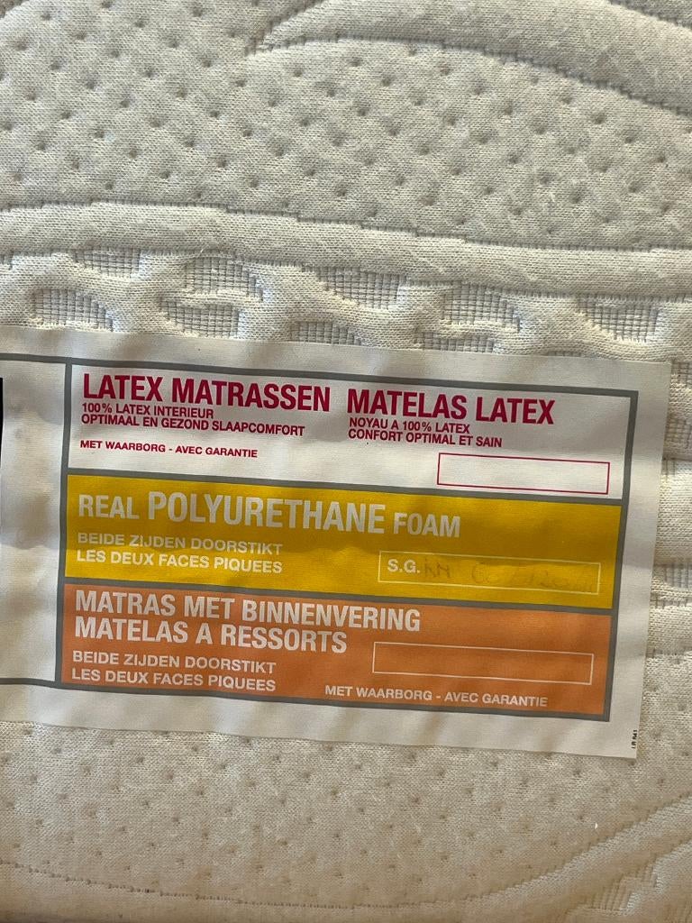 Luxe latex matras kinderbed dubbeldoorstikte afneembare hoes, Kinderen en Baby's, Kinderkamer | Bedden, Zo goed als nieuw, Matras