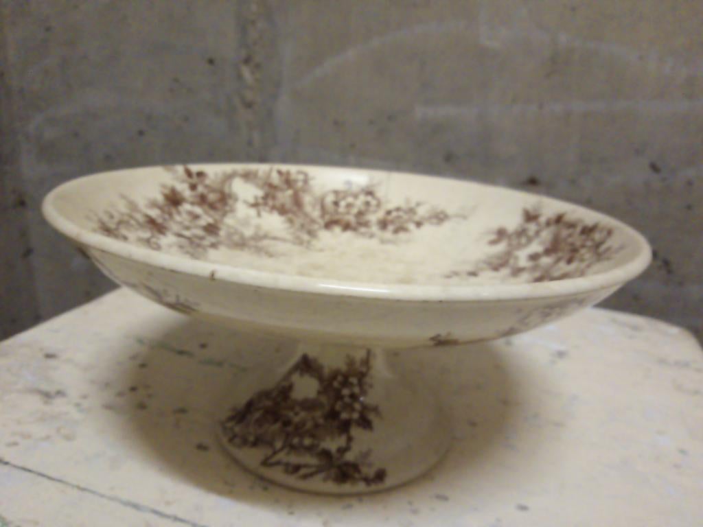 Boulenger Pompadour bruin schaaltje op voet, Ophalen of Verzenden