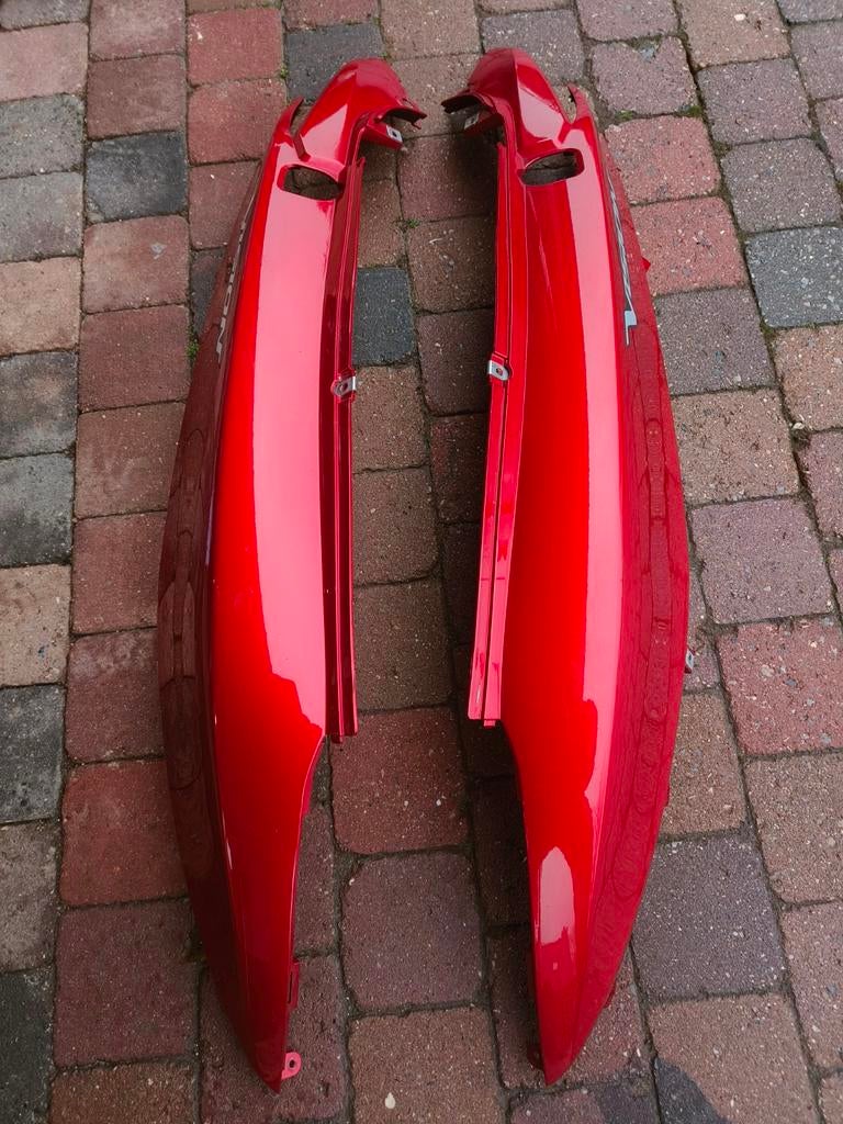 Honda vision body zijflank links/rechts, Motoren, Onderdelen | Honda, Ophalen of Verzenden