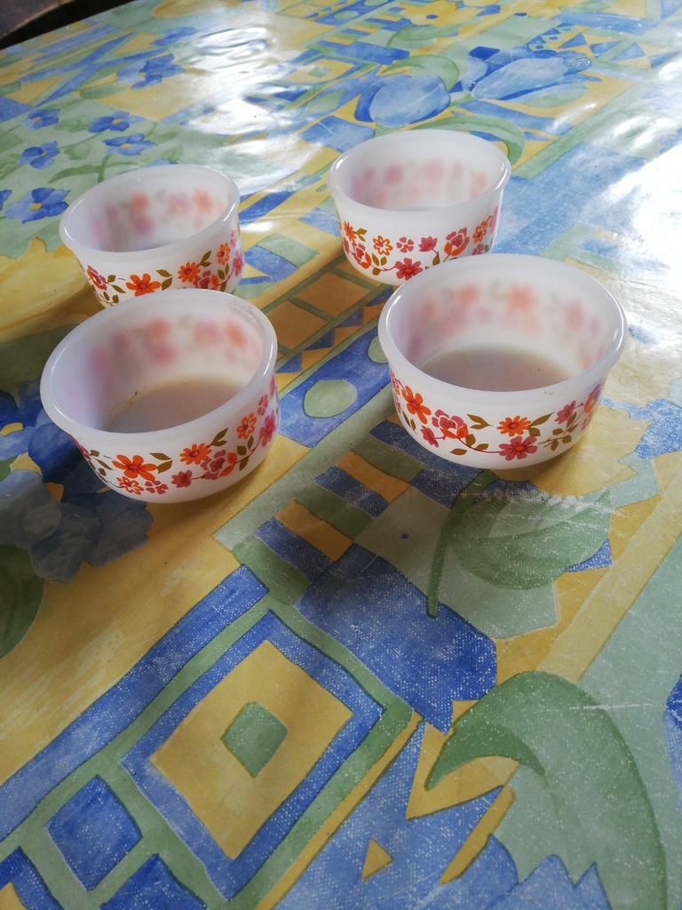 4 plats Arcopal vintage., Enlèvement ou Envoi