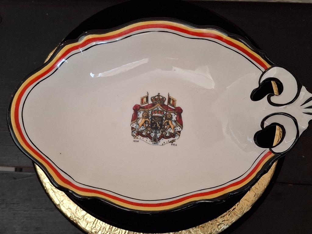 Bobonnière en porcelaine de la dynastie belge, Envoi, Utilisé, Service