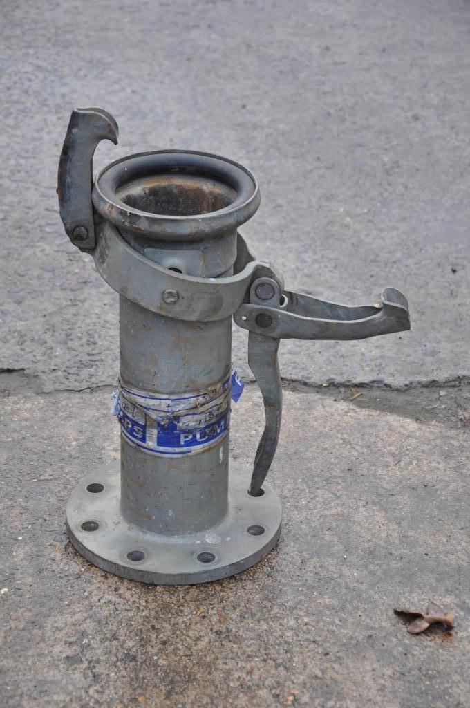 Snelkoppeling met flens voor beerkar verzinkt type PERRET, Gebruikt, Tot 2500, Tot 80 Pk, Ophalen