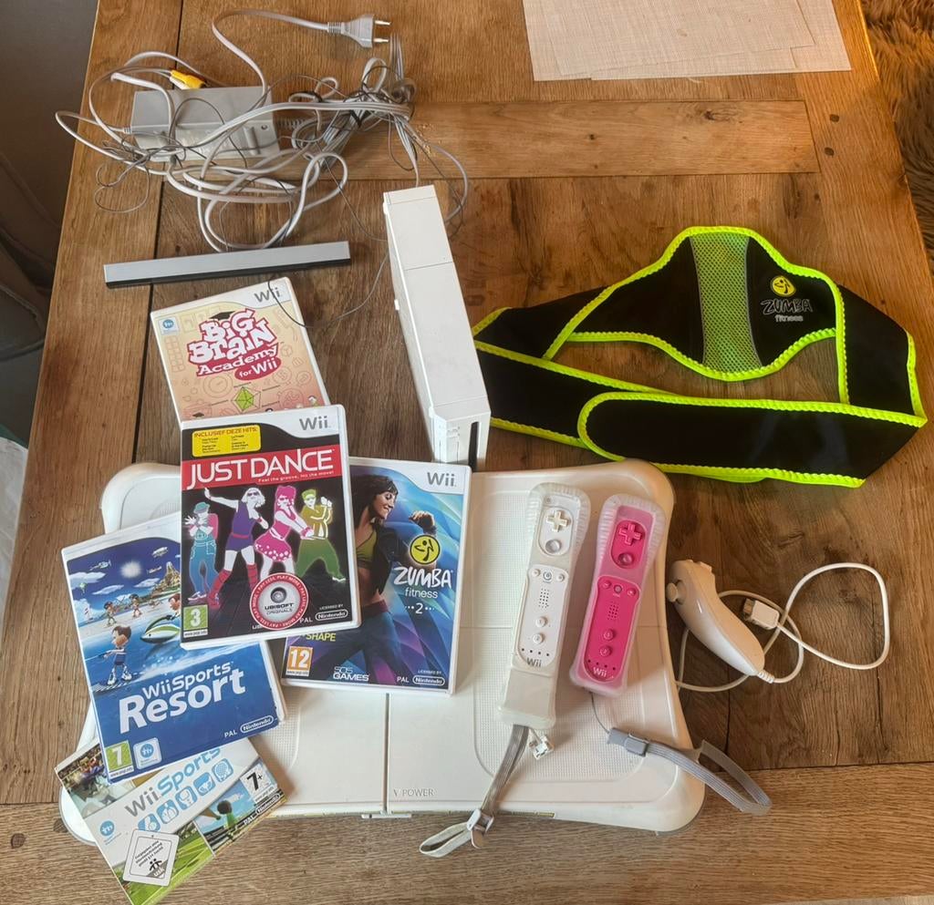 Nintendo Wii + games + balance board, Games en Spelcomputers, Spelcomputers | Nintendo Wii, Ophalen, Zo goed als nieuw
