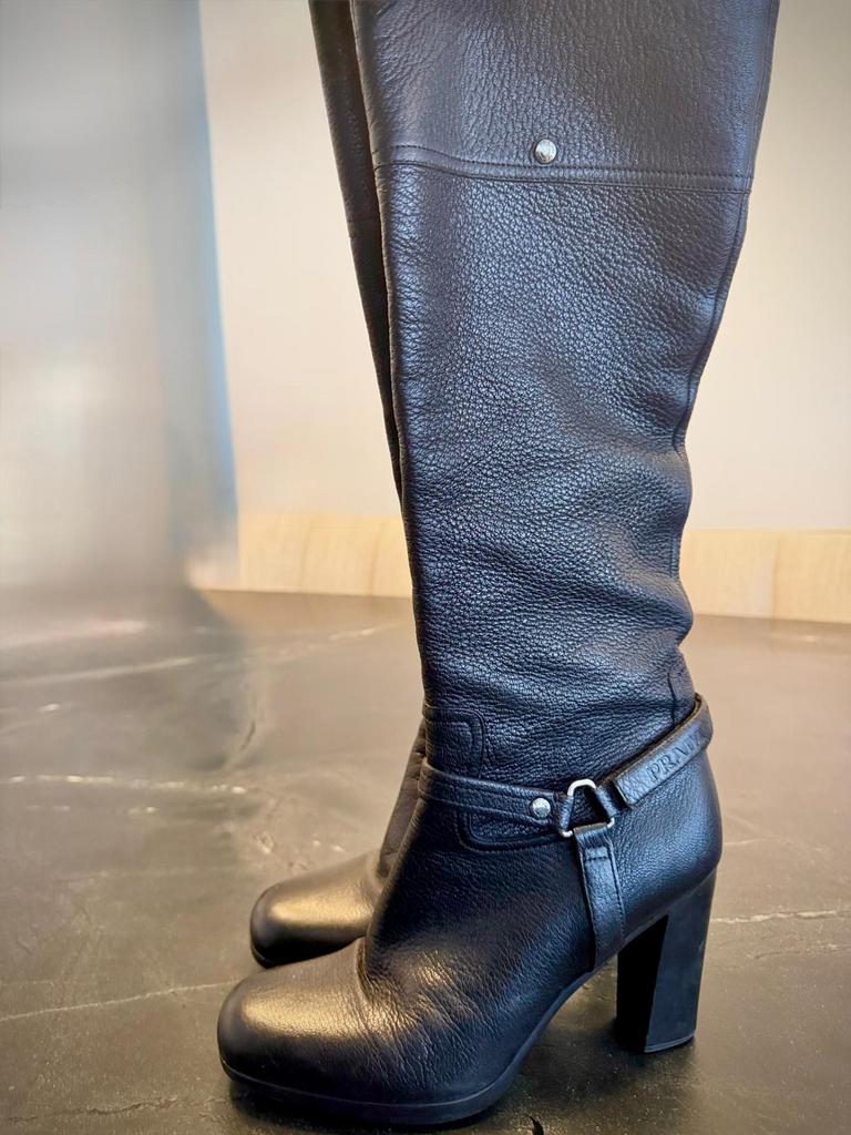 PRADA LAARZEN, Kleding | Dames, Schoenen, Ophalen of Verzenden, Zo goed als nieuw