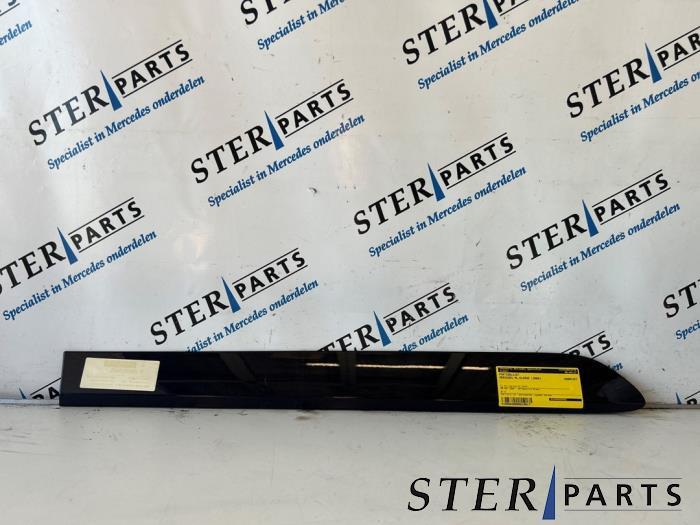 Portierlijst van een Mercedes ML-Klasse, Ophalen of Verzenden, 3 maanden garantie, Gebruikt, Mercedes-Benz