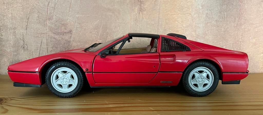 Ferrari 328 GTS 1:18 - 1985, Hobby & Loisirs créatifs, Voitures miniatures | 1:18, Enlèvement ou Envoi