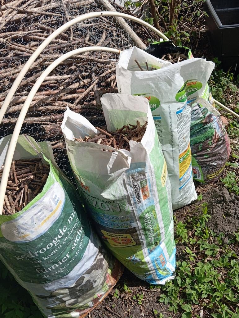 Hakselhout. Per stuk 3 euro. 6 zakken beschikbaar., Tuin en Terras, Ophalen, Nieuw