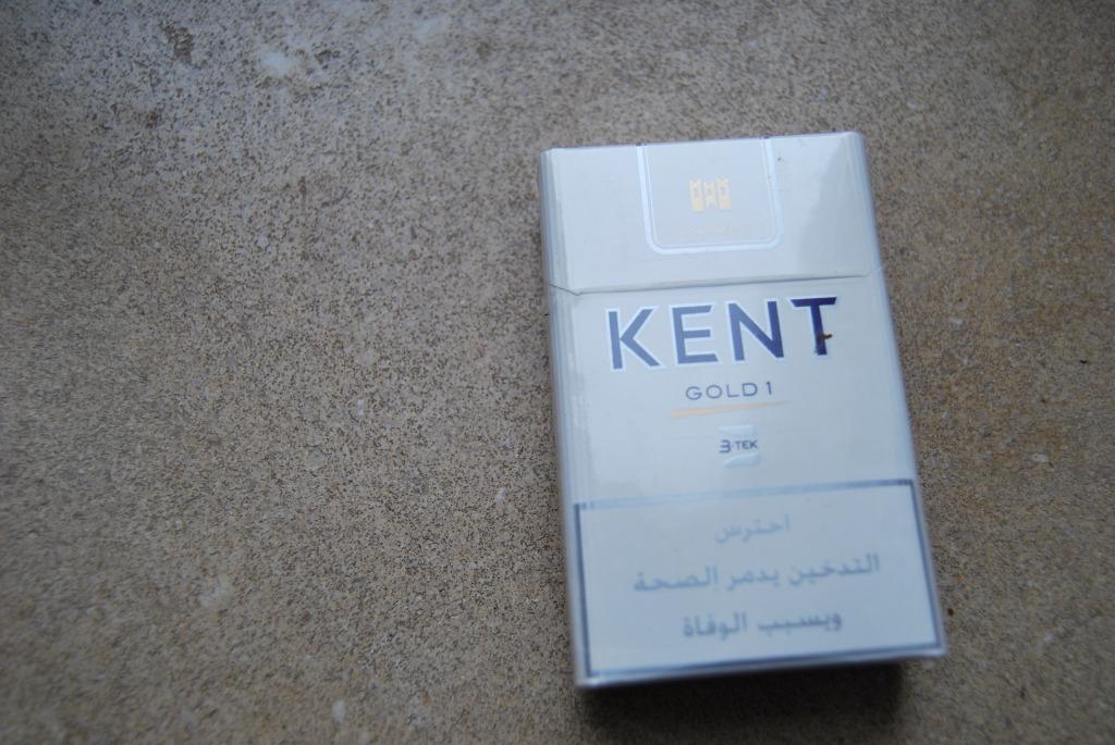 KENT GOLD. ANCIEN PAQUET DE CIGARETTES DE COLLECTION, Enlèvement ou Envoi