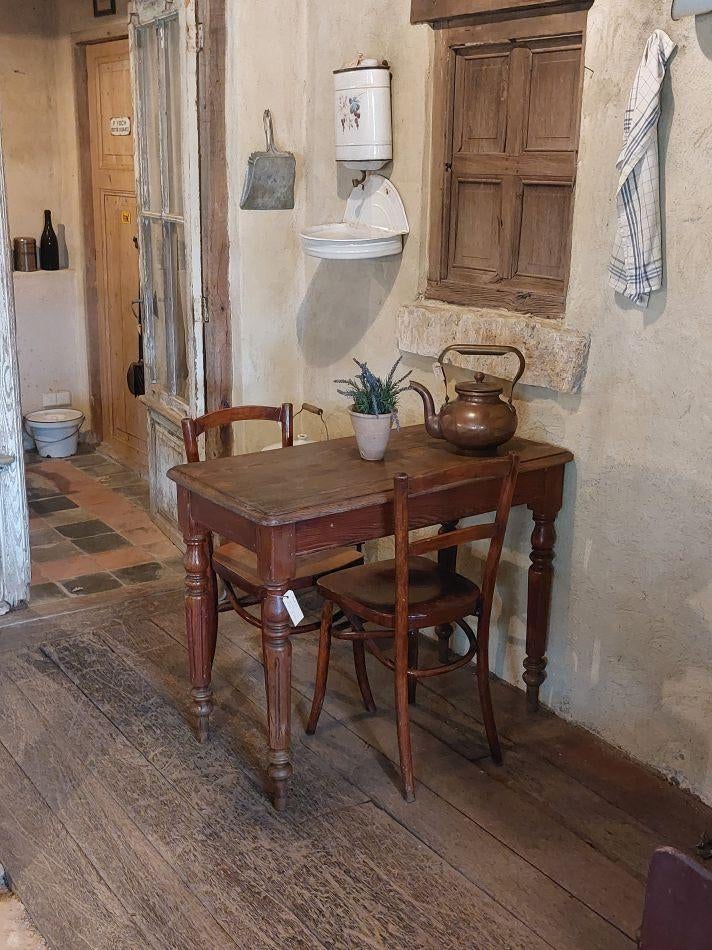 decoratief oud keukentafeltje cafe tafeltje, Ophalen