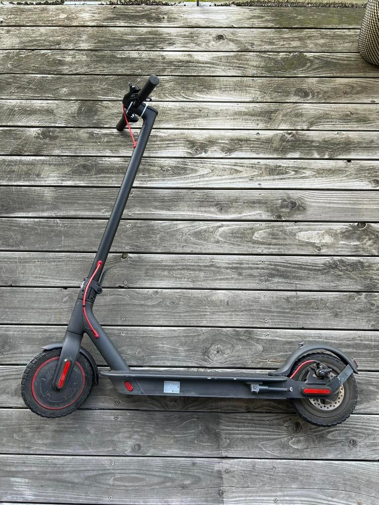 Trottinette électrique Xiaomi Mi Pro - Chargeur inclus, Enlèvement ou Envoi, Utilisé, Step électrique (E-scooter)