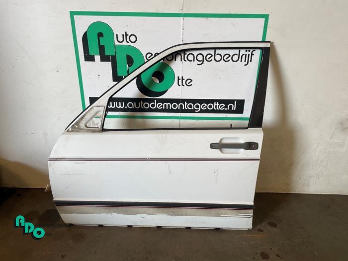 Portier 4Deurs links-voor van een Mercedes 190E/D, Gebruikt, -, Deur, Ophalen of Verzenden