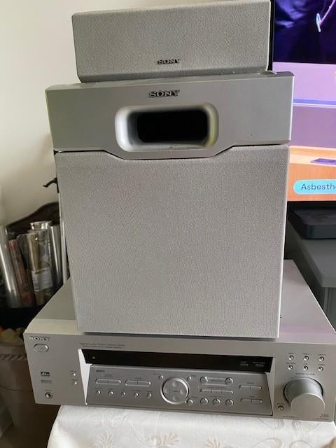 SONY stereosysteem met 5 boxen + subwoofer, Haut-parleurs, Comme neuf, Enlèvement, Composants en vrac