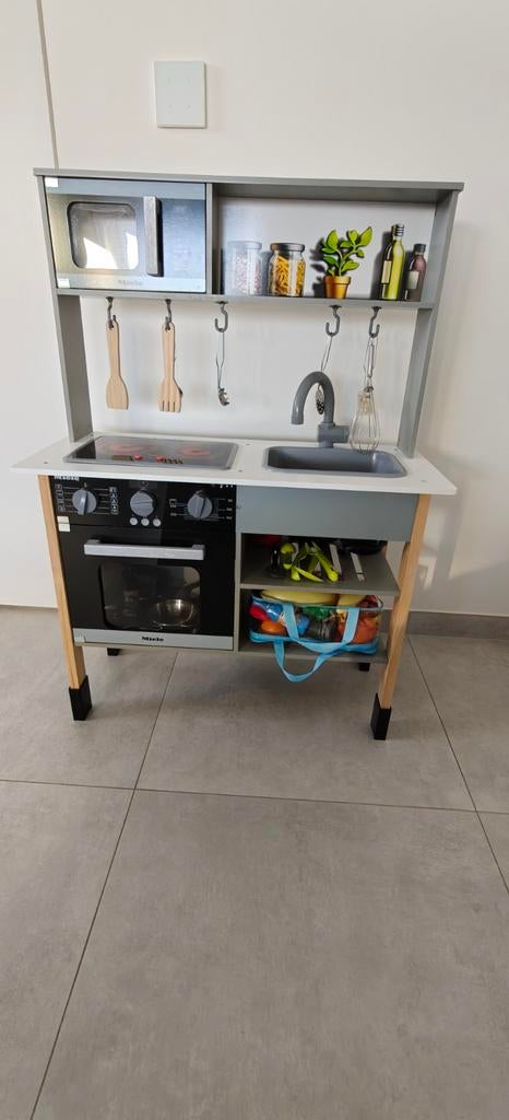 Miele kinderkeuken, Kinderen en Baby's