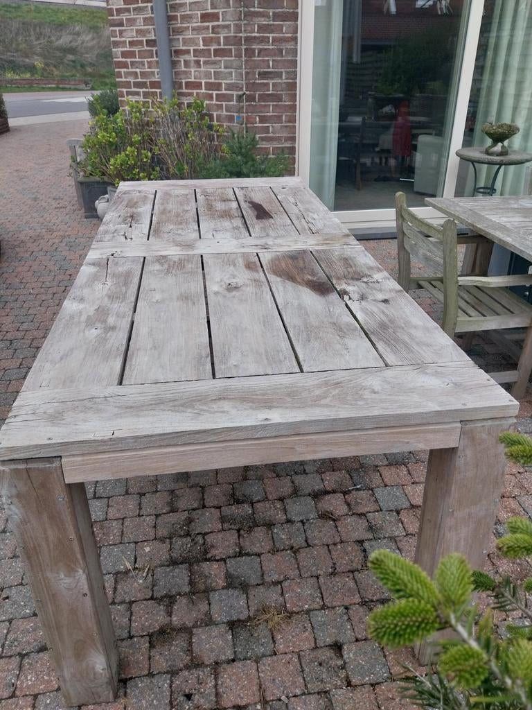Teak tafel, Ophalen