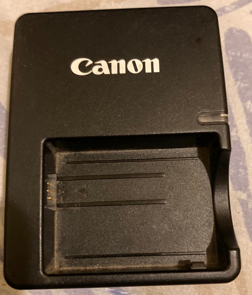 Chargeur pour appareil photos original, Audio, Tv en Foto, Opladers, Ophalen of Verzenden, Zo goed als nieuw