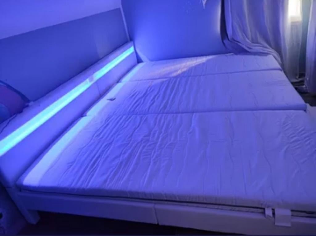 Lit xxxl 270x200, Maison & Meubles, Chambre à coucher | Canapés-lits, Enlèvement