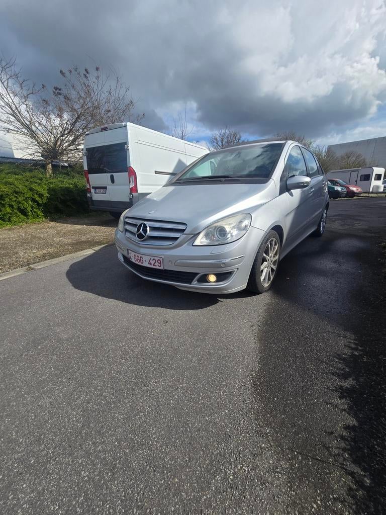 🚗 Mercedes B200
•  : essence
•  165 000km automatic‼️, Autos, Euro 5, Entreprise, 5 portes, Automatique