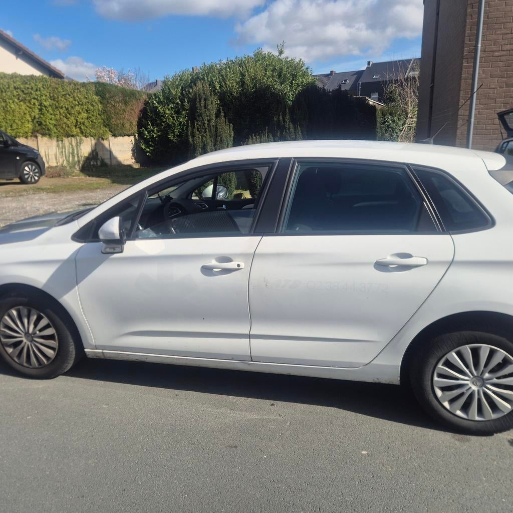 Citroen c4  1.6 HDi diesel 2011 climatisation 410000 km, Voorwielaandrijving, Euro 5, Stof, 4 cilinders