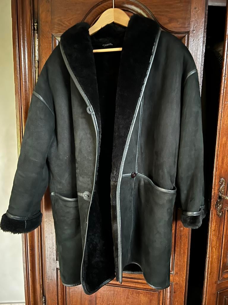 Super warme mouton retourné maat medium, Enlèvement, Comme neuf, Taille 38/40 (M), Noir