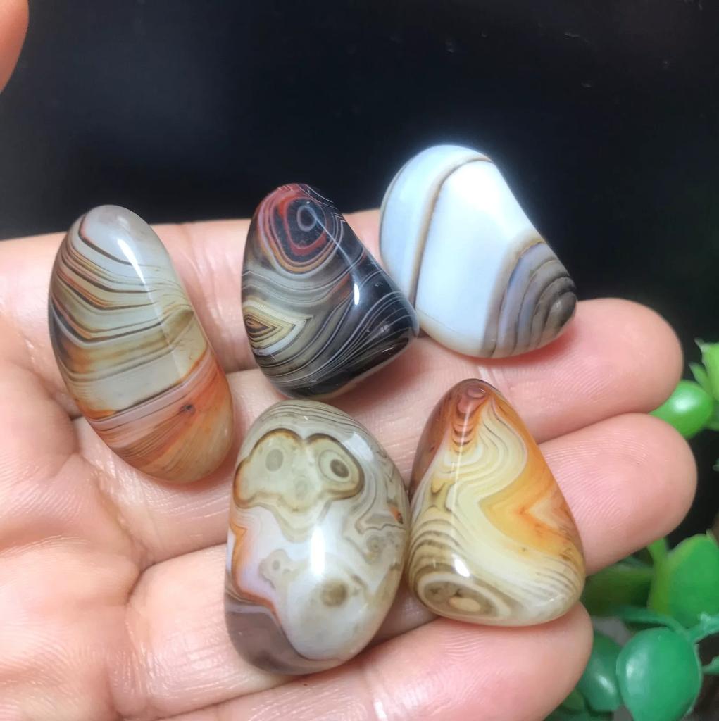 5 Prachtige agaat stenen uit Madagaskar (M2), Verzamelen, Mineralen en Fossielen, Overige typen, Verzenden