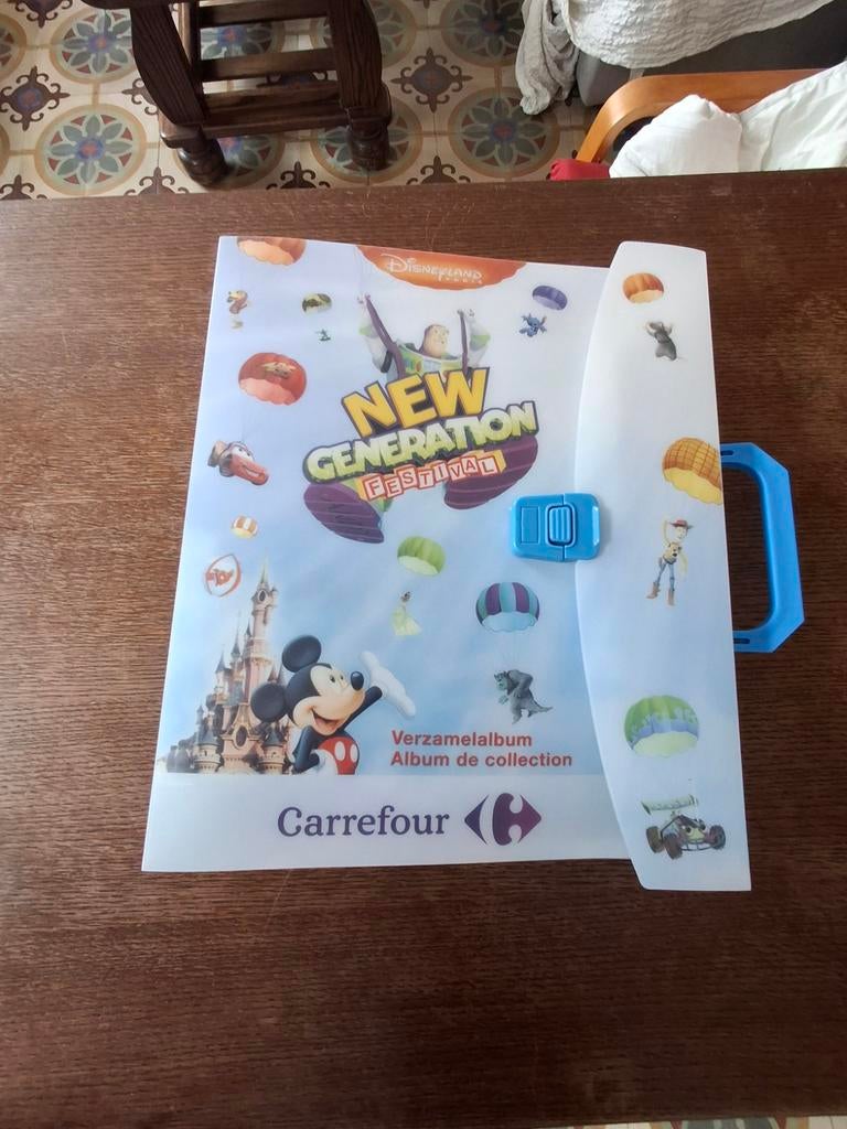 Farde de pin's disney de chez carrefour, Collections, Enlèvement