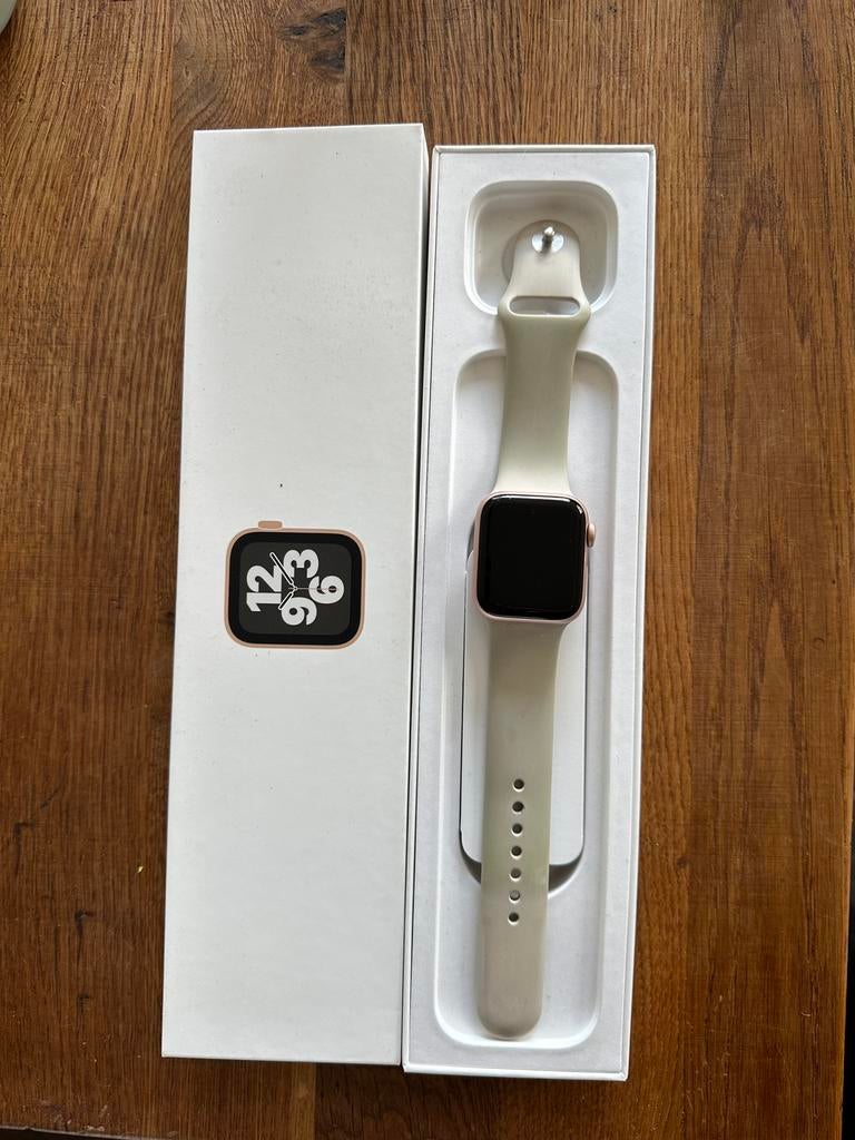 Apple Watch SE, Étanche, IOS, Enlèvement, Utilisé
