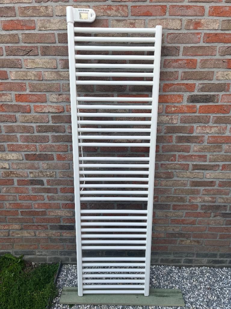 Handdoekradiator Vasco Elektrisch 1714x500 mm, Doe-het-zelf en Bouw, Verwarming en Radiatoren, Zo goed als nieuw, Radiator, 800 watt of meer