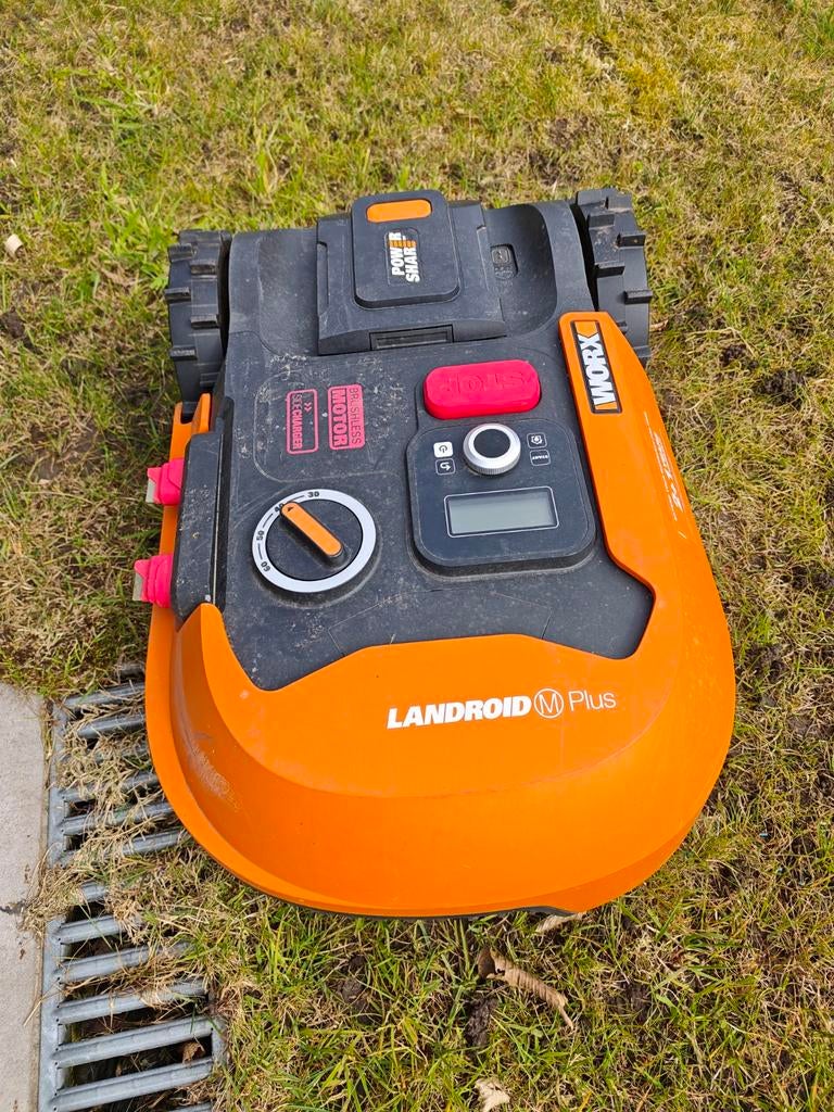 Worx Landroid M500+garage, Jardin & Terrasse, Enlèvement