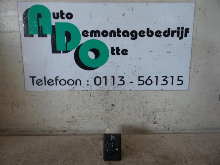 Commutateur phare hauteur réglable d'un Suzuki Alto (Alto 0, -, 3 mois de garantie, Utilisé, -