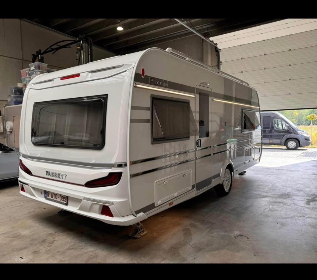 Tabbert Pucci 560 BJ2021, Caravanes & Camping, Caravanes, Particulier, Tabbert, Lit fixe, 5 à 6 mètres, Airco, Porte moustiquaire