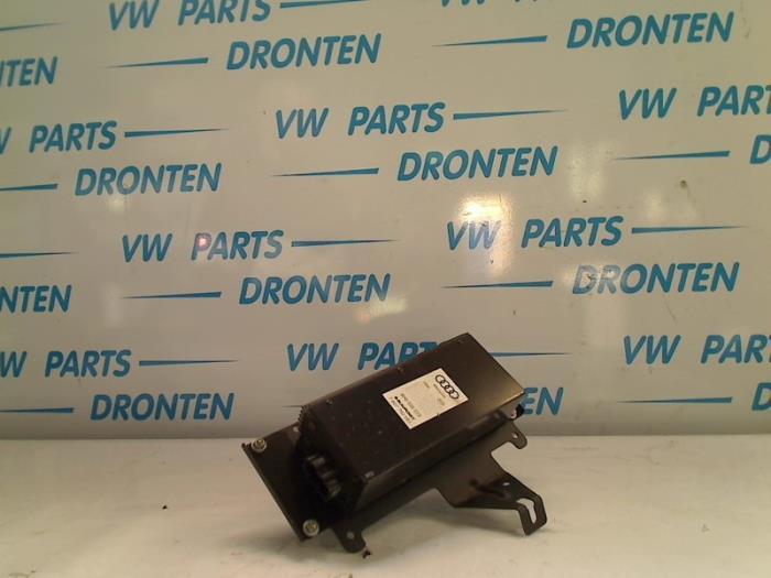 Radio versterker van een Audi A4, Auto-onderdelen, Gebruikt, -, - 35
8251KS  Dronten, -